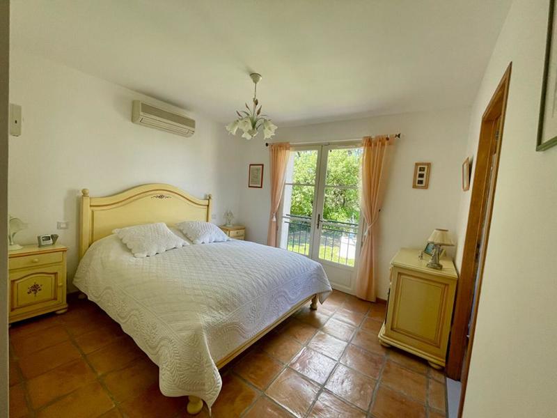 Villa - 137 m² - 4 pièces