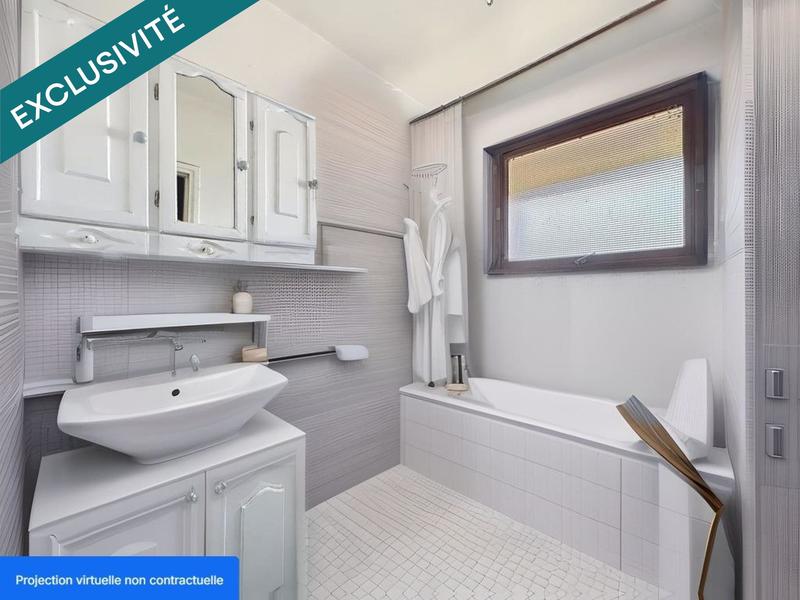 Maison - 98 m² - 8 pièces