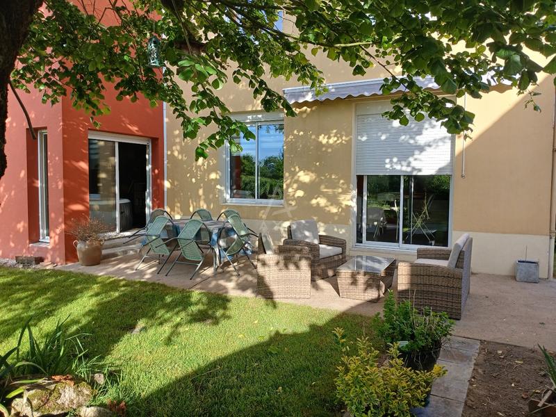 Maison - 146 m² - 8 pièces