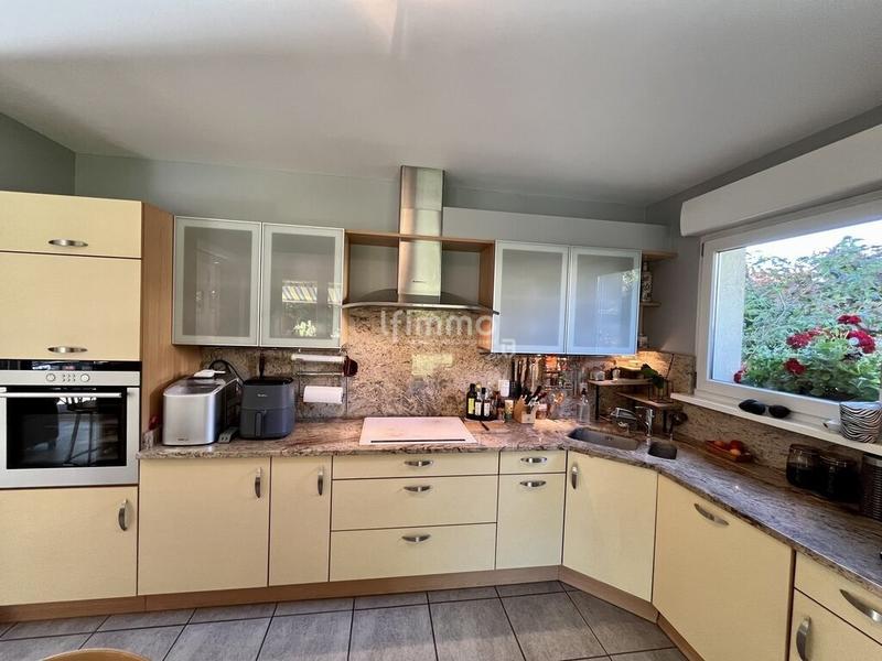 Demeure - 231 m² - 8 pièces