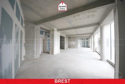 Local commercial - 140 m² - 1 pièce