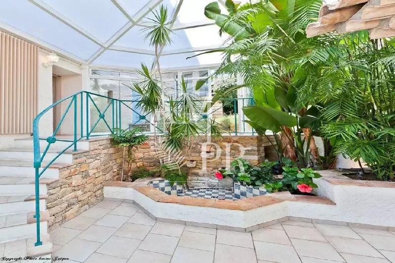 Villa - 450 m² - 10 pièces