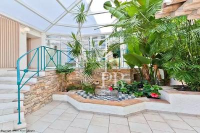 Villa - 450 m² - 10 pièces