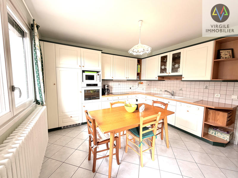 Maison - 161 m² - 8 pièces