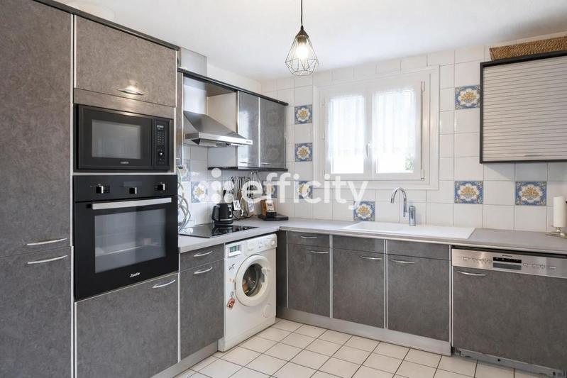 Appartement - 80 m² - 4 pièces