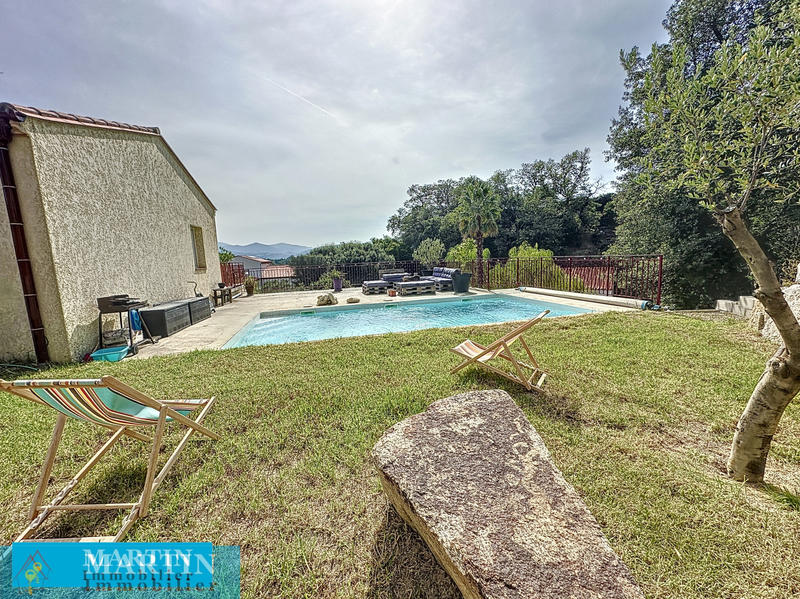 Villa - 325 m² - 10 pièces