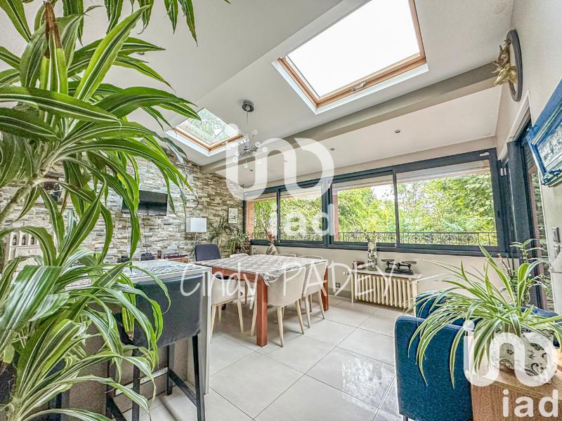 Maison - 220 m² - 9 pièces