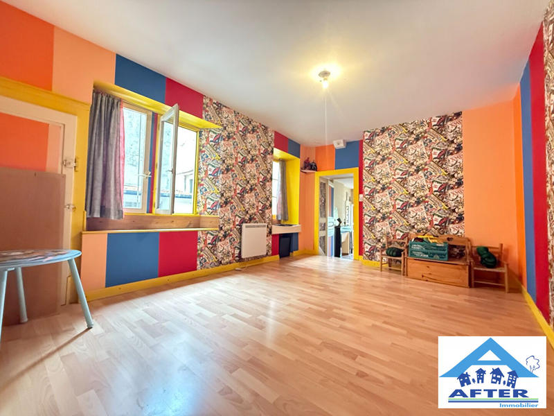 Maison - 250 m² - 7 pièces