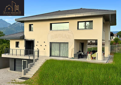 Maison - 151 m² - 5 pièces