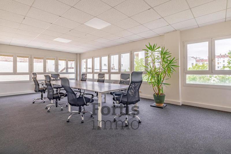 Bureau - 547 m² - 8 pièces