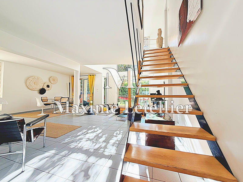 Maison contemporaine - 170 m² - 8 pièces