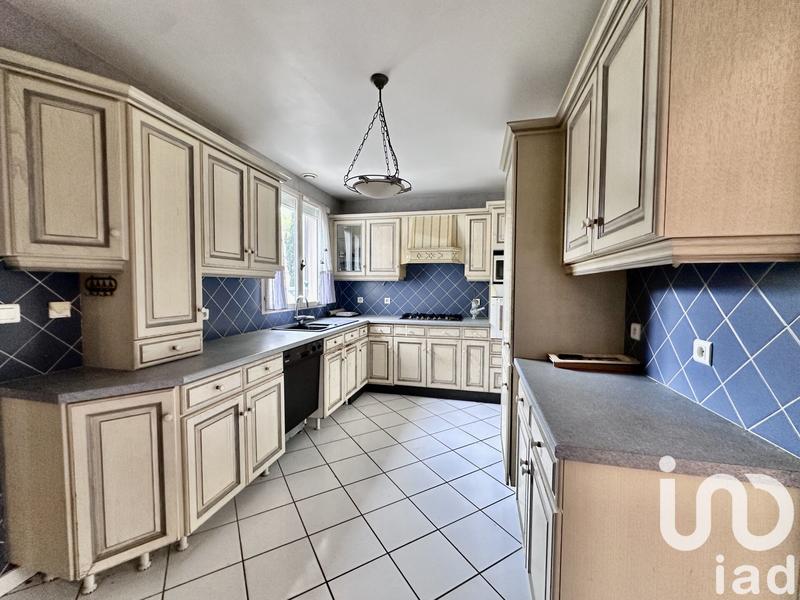 Maison - 255 m² - 8 pièces