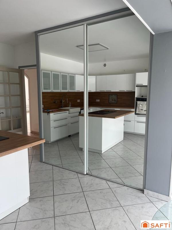 Villa - 200 m² - 6 pièces