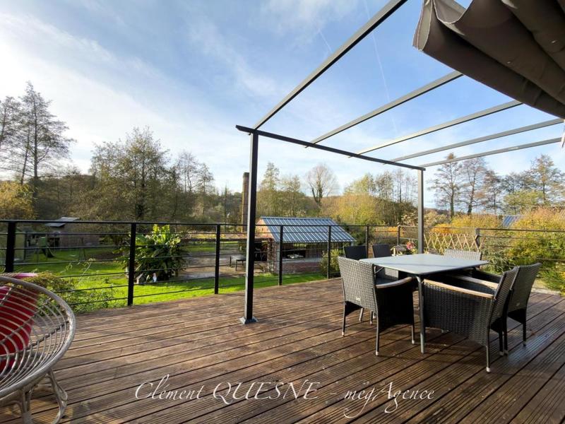 Maison - 225 m² - 7 pièces