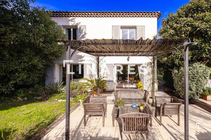 Maison - 142 m² - 4 pièces