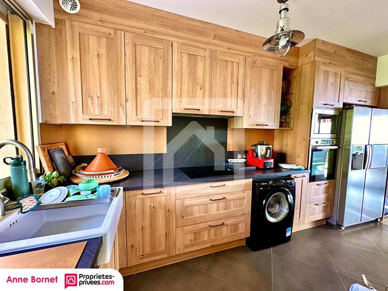 Appartement - 93 m² - 4 pièces