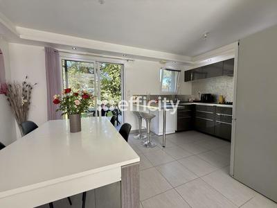 Pavillon - 134 m² - 6 pièces