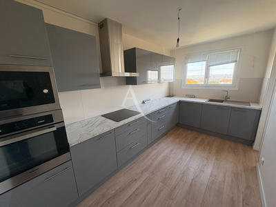 Appartement - 90 m² - 4 pièces