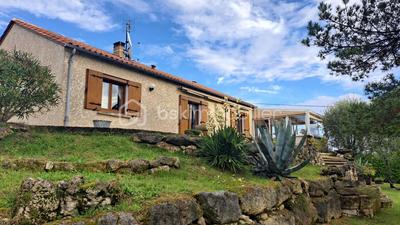 Maison - 121 m² - 5 pièces