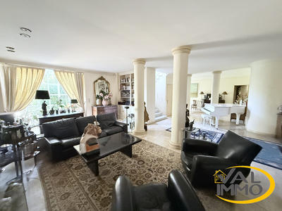 Maison - 270 m² - 7 pièces