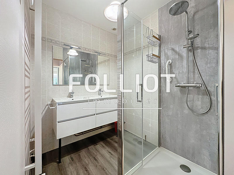 Maison - 145 m² - 9 pièces