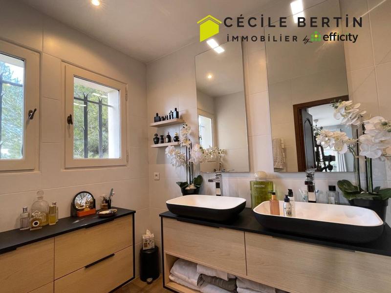 Mas - 198 m² - 7 pièces