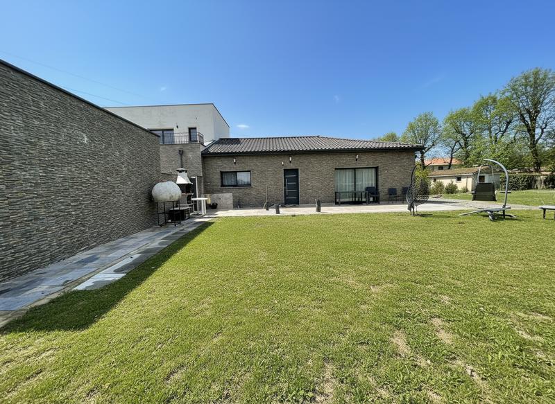 Villa - 310 m² - 10 pièces