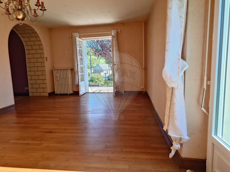 Maison - 182 m² - 9 pièces