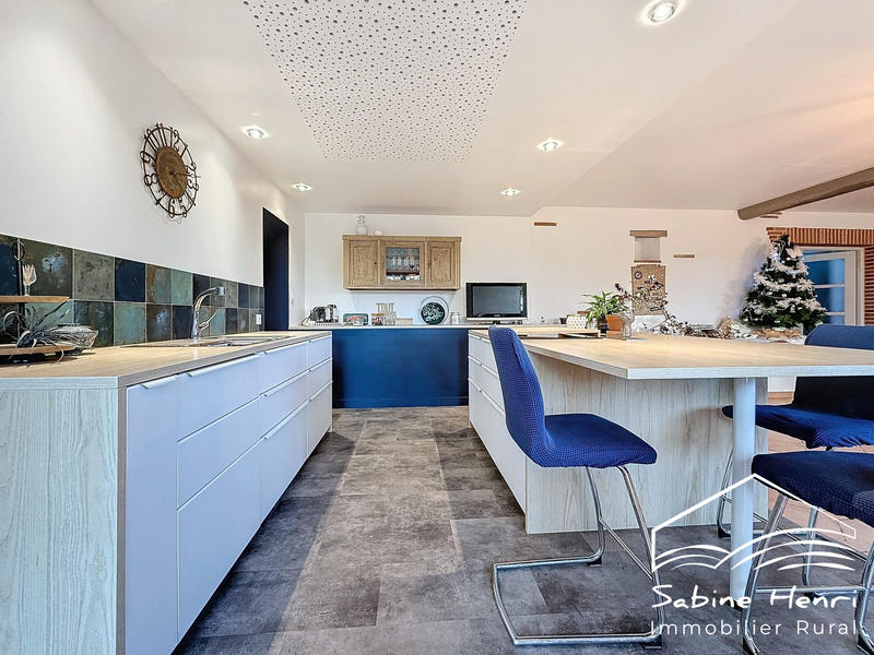 Maison - 354 m² - 10 pièces