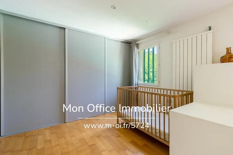 Propriété - 270 m² - 10 pièces
