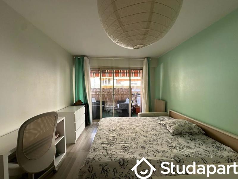 Chambre - 11 m² - 1 pièce