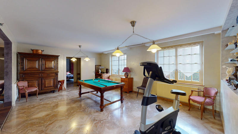 Maison - 565 m² - 15 pièces