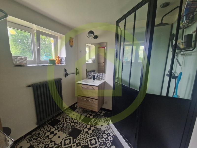 Maison - 90 m² - 5 pièces