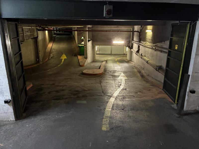 Parking / Garage - 12 m²