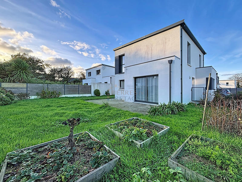 Maison - 111 m² - 6 pièces