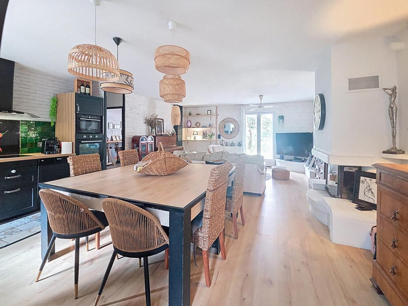 Maison - 90 m² - 4 pièces