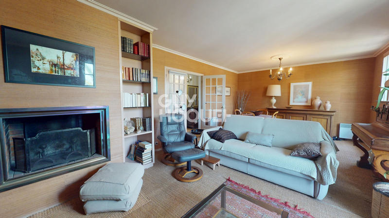 Maison - 193 m² - 10 pièces