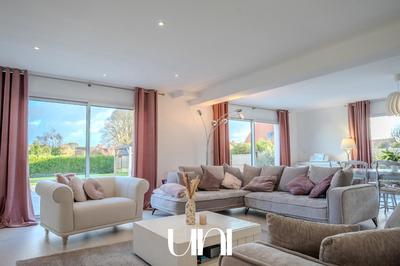 Maison - 325 m² - 7 pièces