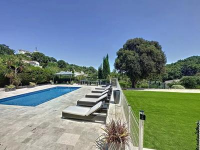 Maison - 400 m² - 10 pièces