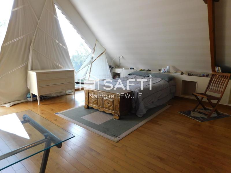 Maison - 225 m² - 8 pièces