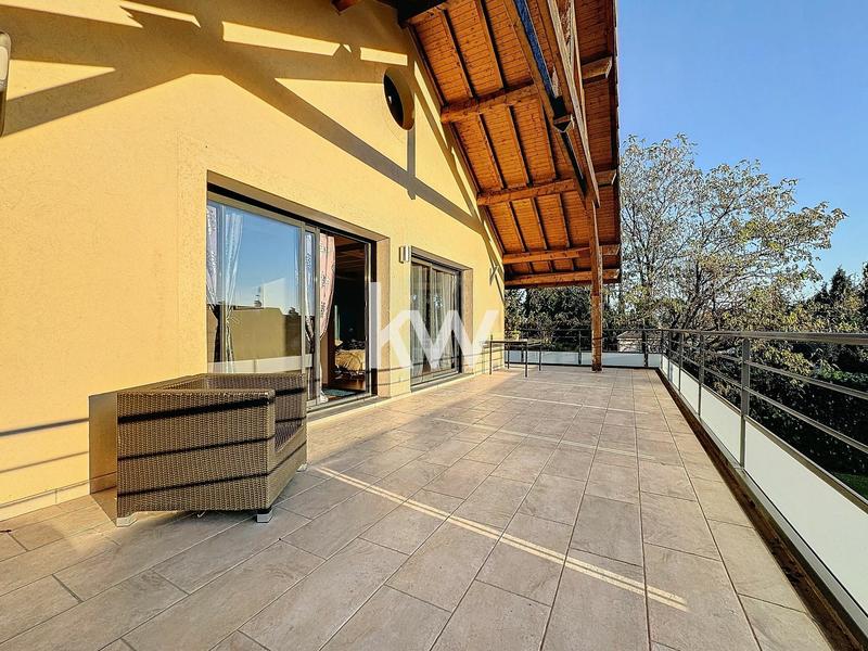 Maison - 307 m² - 6 pièces