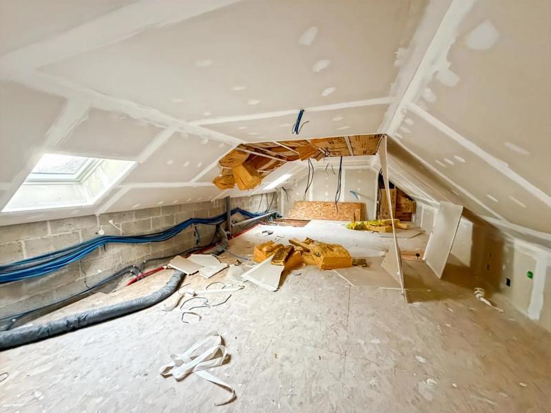 Maison - 250 m² - 6 pièces