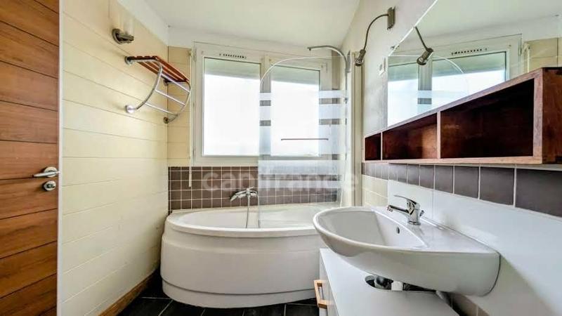 Appartement - 81 m² - 4 pièces