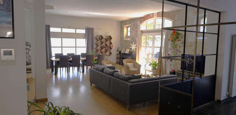 Maison - 220 m² - 6 pièces