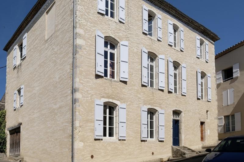 Maison - 554 m² - 13 pièces