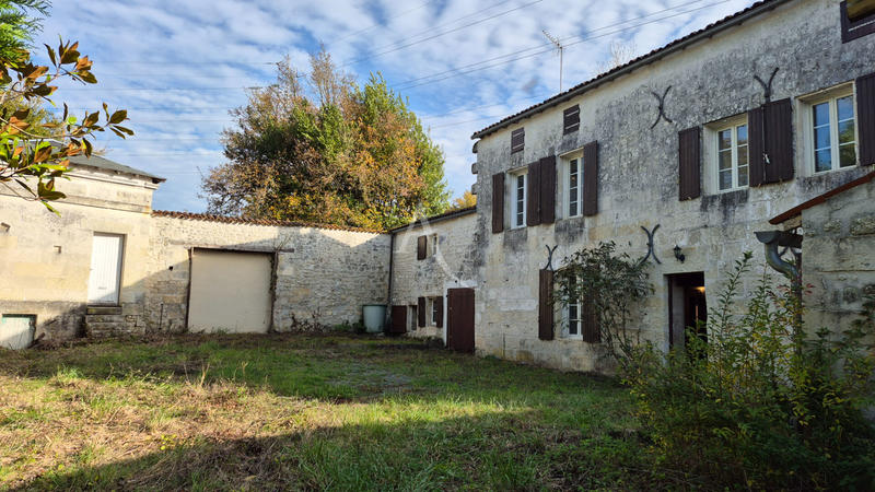 Maison - 246 m² - 8 pièces