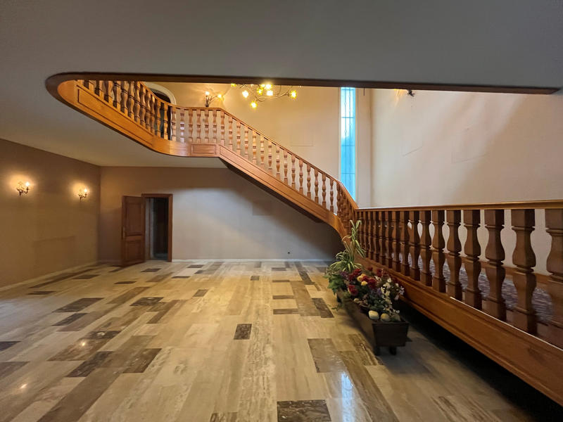 Maison - 389 m² - 7 pièces