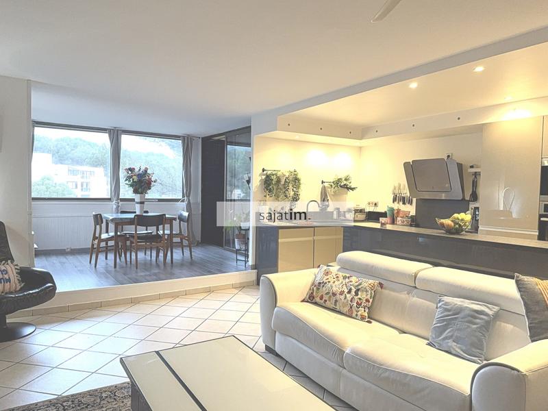 Appartement - 80 m² - 4 pièces