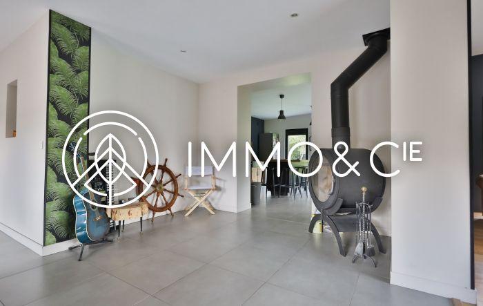 Maison - 225 m² - 6 pièces