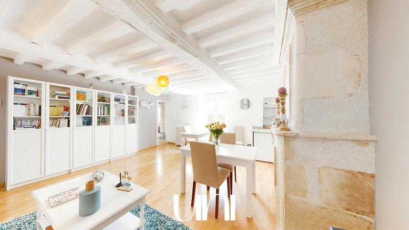 Maison - 360 m² - 12 pièces